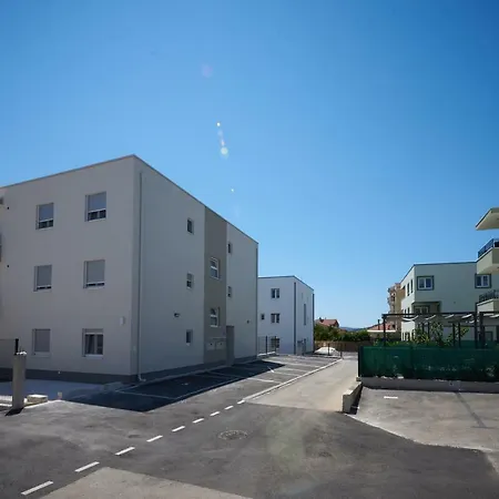 Apartman Jakov 아파트 *