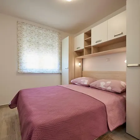 Apartman Jakov 아파트