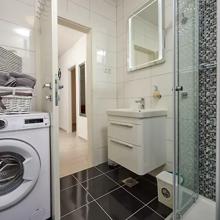 Apartman Jakov 아파트